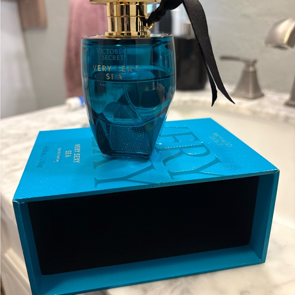 Victoria's Secret Very Sexy Sea